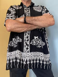 Camisa em viscose com estampa tribal